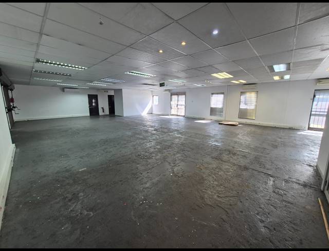 381M² OFFICE TO LET IN WOODMEAD